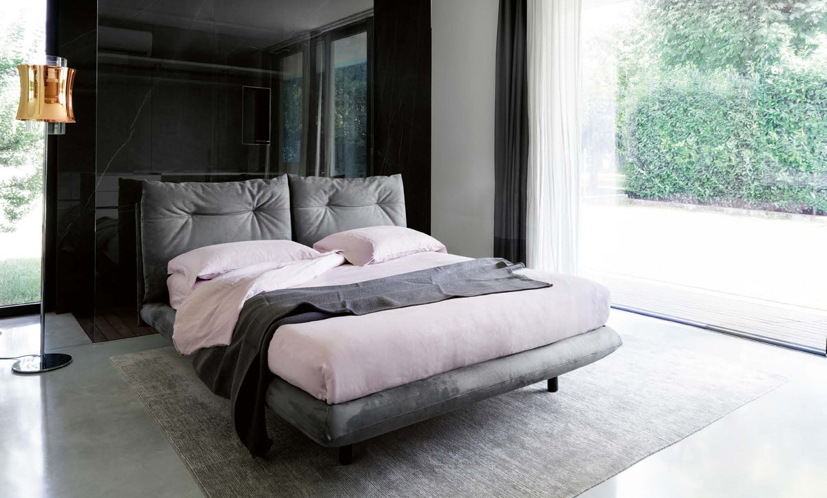 Letto Noctis Again h10 - fotografia ufficiale del modello; rivestimento e ambientazione illustrativi