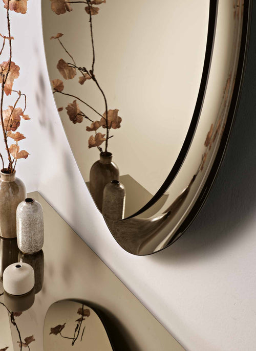 Specchio Acai Capodarte bronzo 108 × 121 cm, ambientazione
