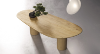 Tavolo Stone Devina Nais — piano in legno e basamento, vista prospettica