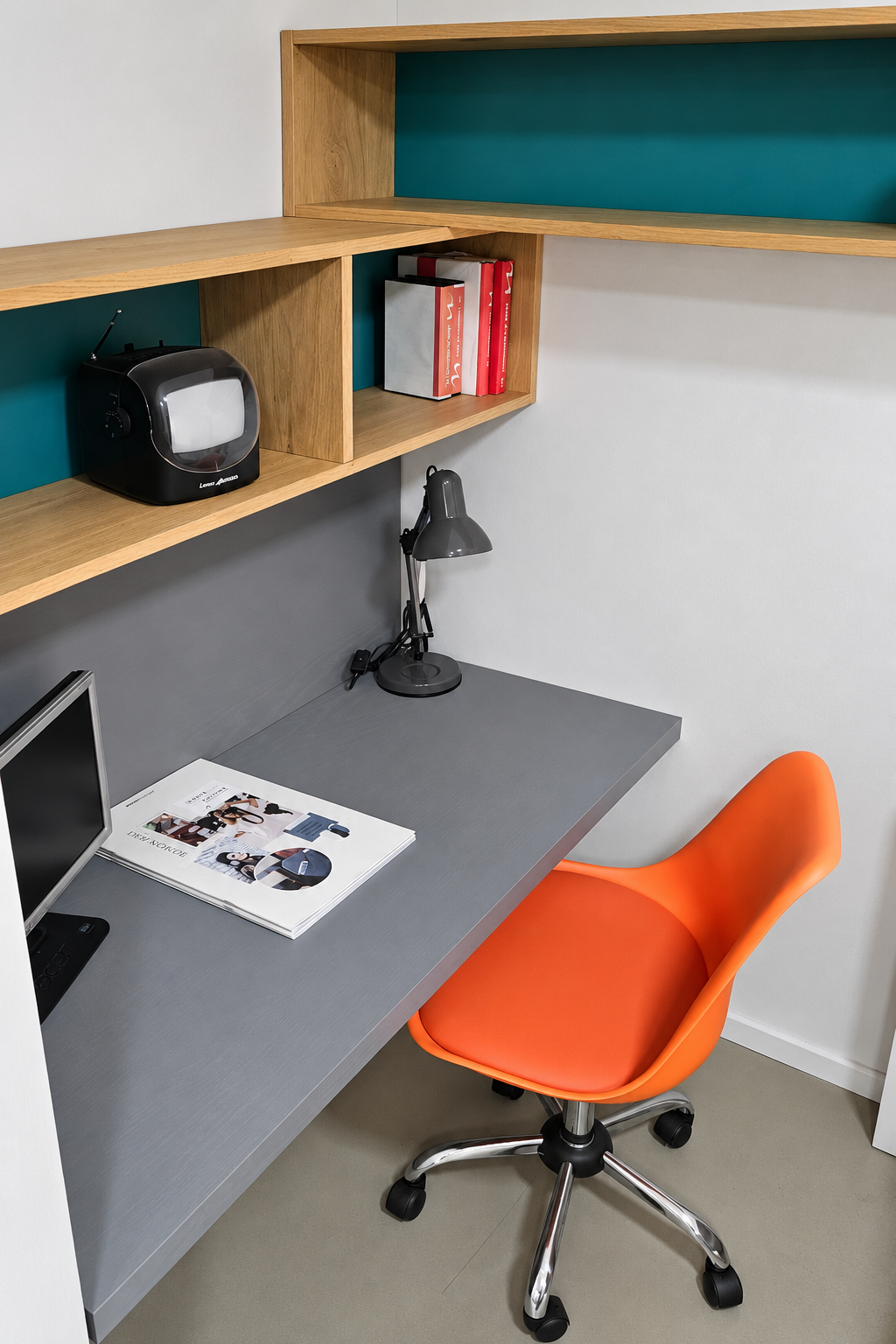 Scrivania Folding e librerie pensili con schienali verde menta