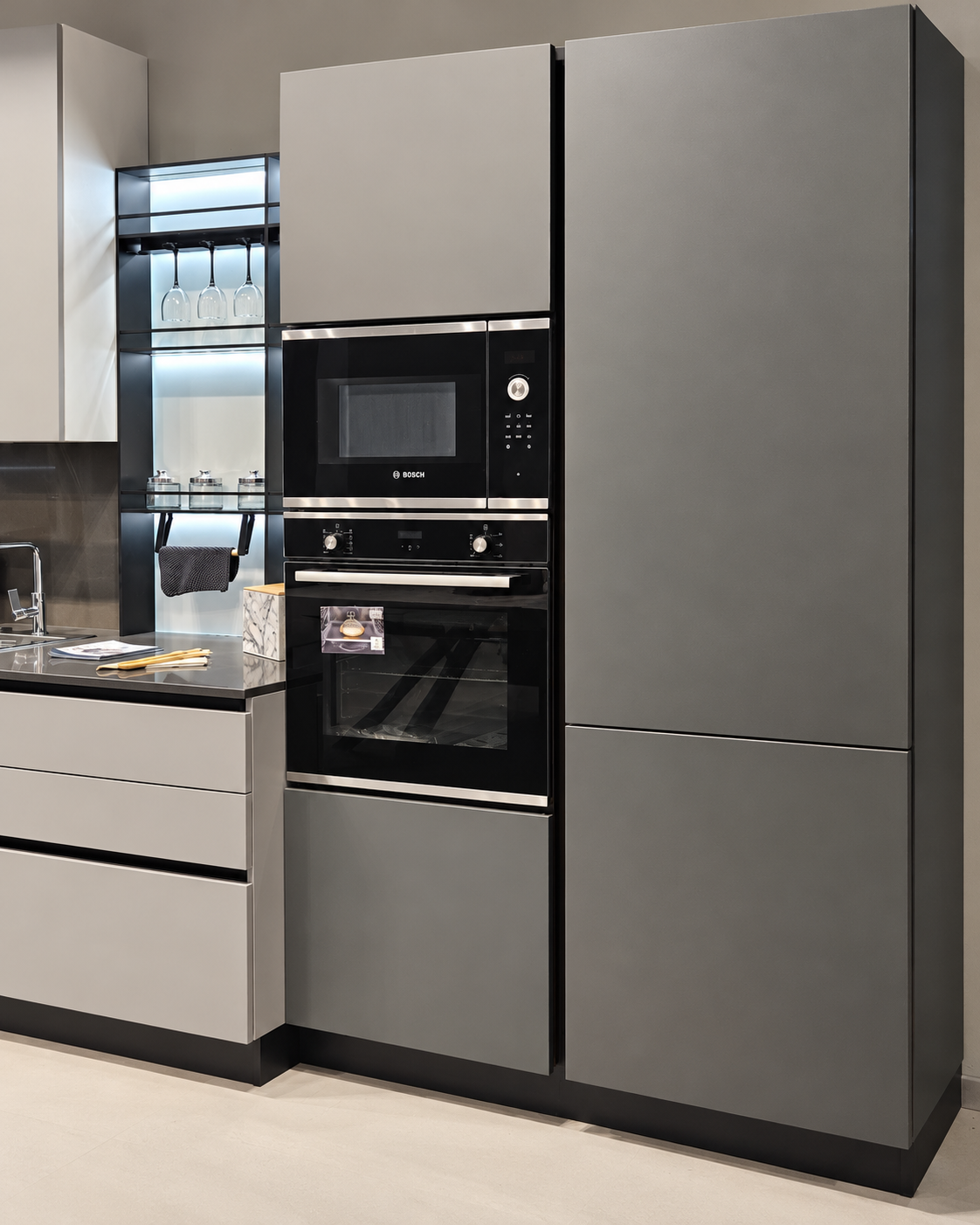 Colonne Canna di Fucile con forno e microonde Bosch e frigorifero integrato