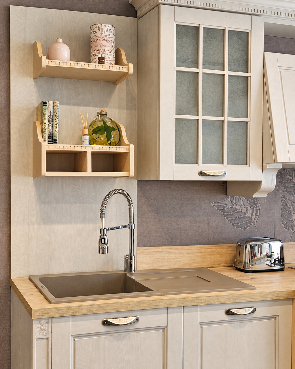 Lavello e miscelatore della cucina da esposizione